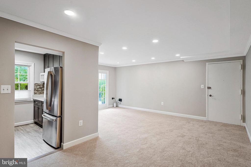 9475 Fairfax Blvd #102