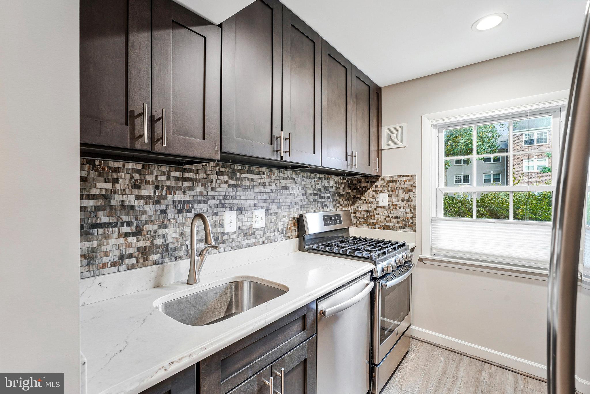 9475 Fairfax Blvd #102