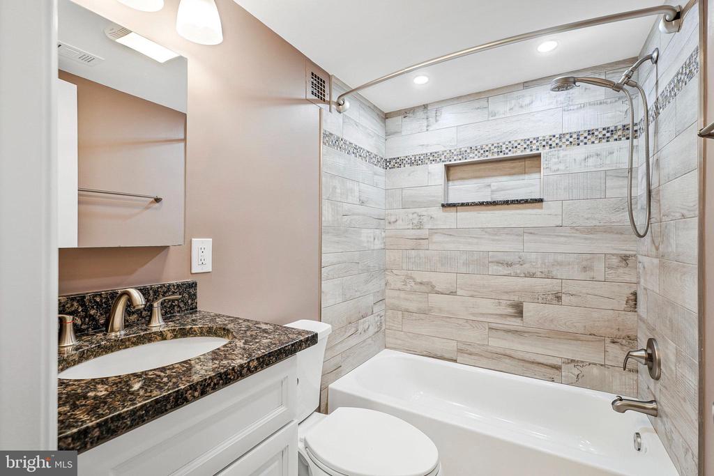 9475 Fairfax Blvd #102