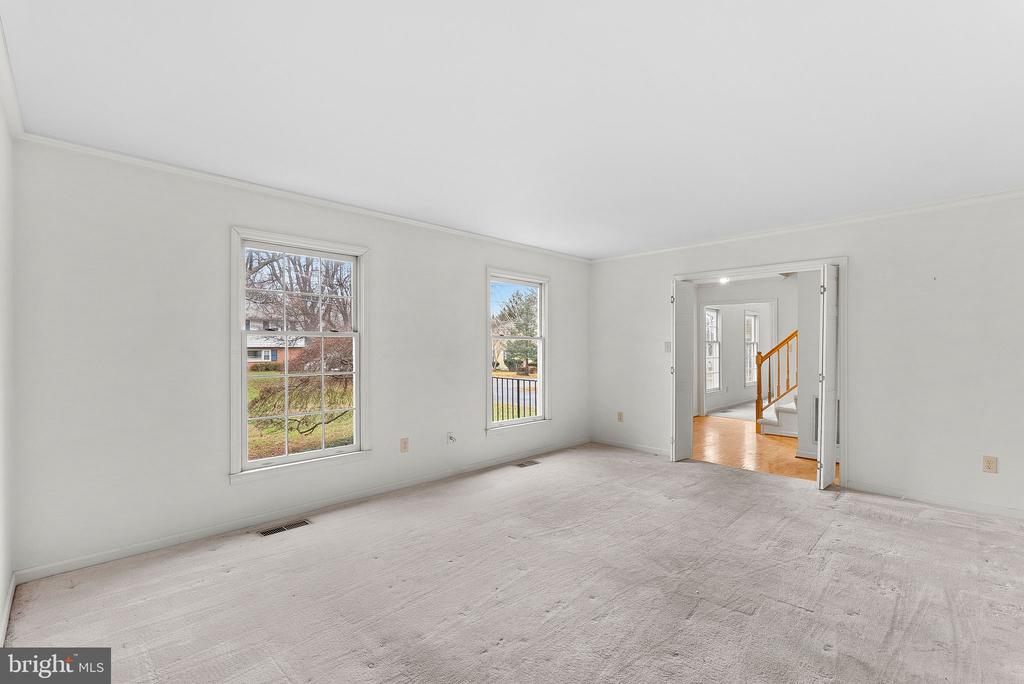 3709 HOWSEN AVENUE