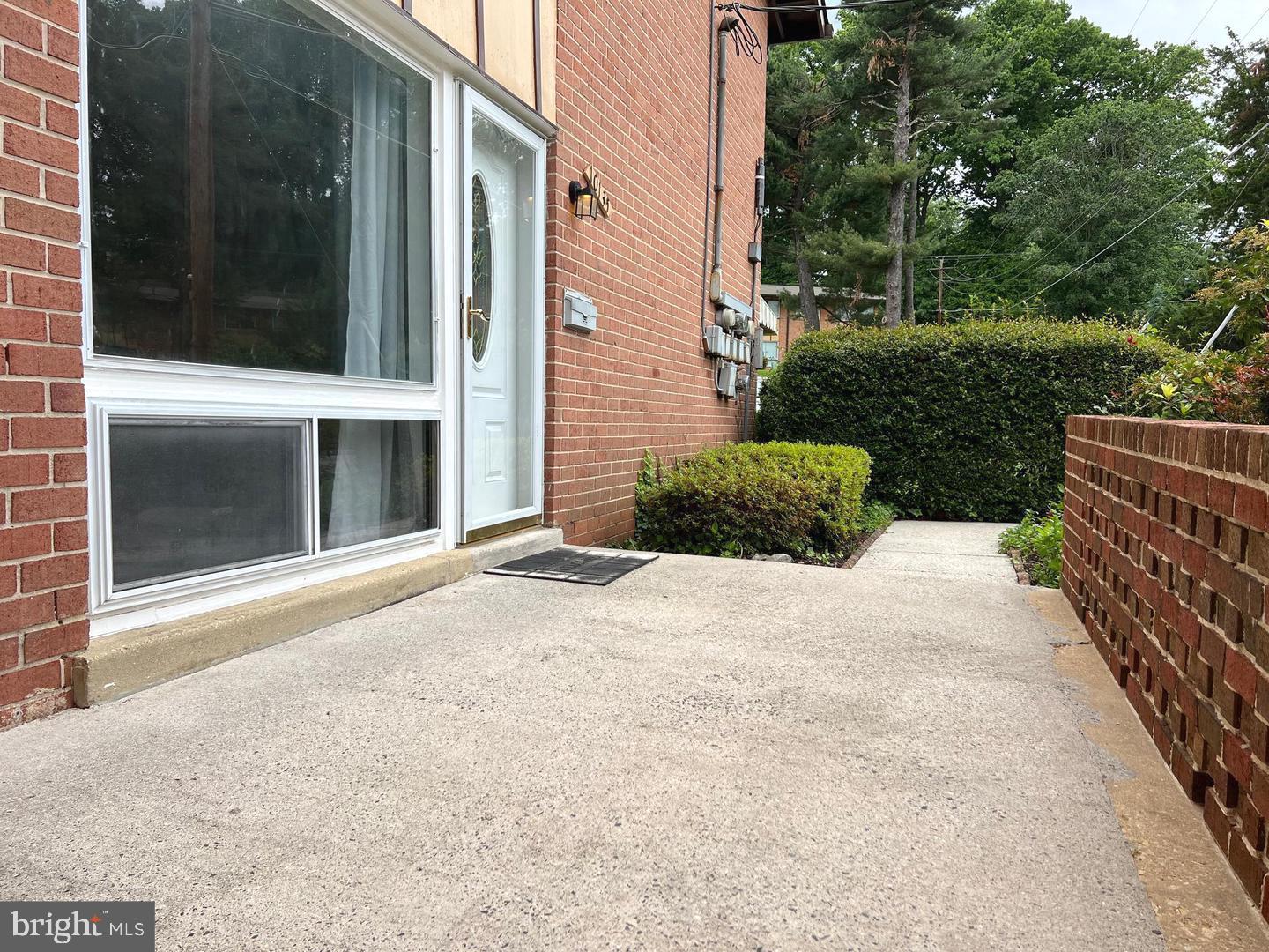 10135 FAIR WOODS DRIVE