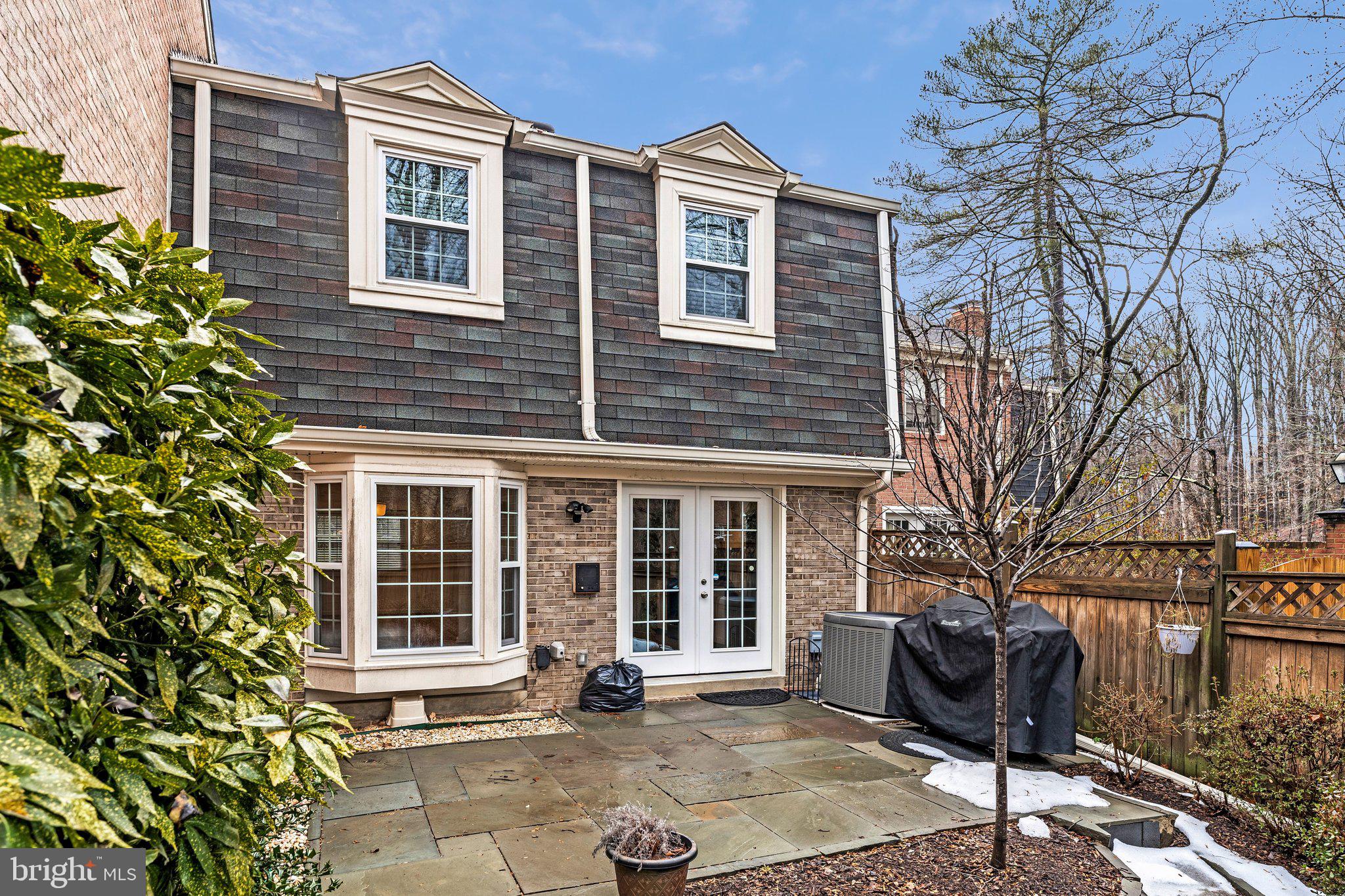 3236 CAMBRIDGE COURT