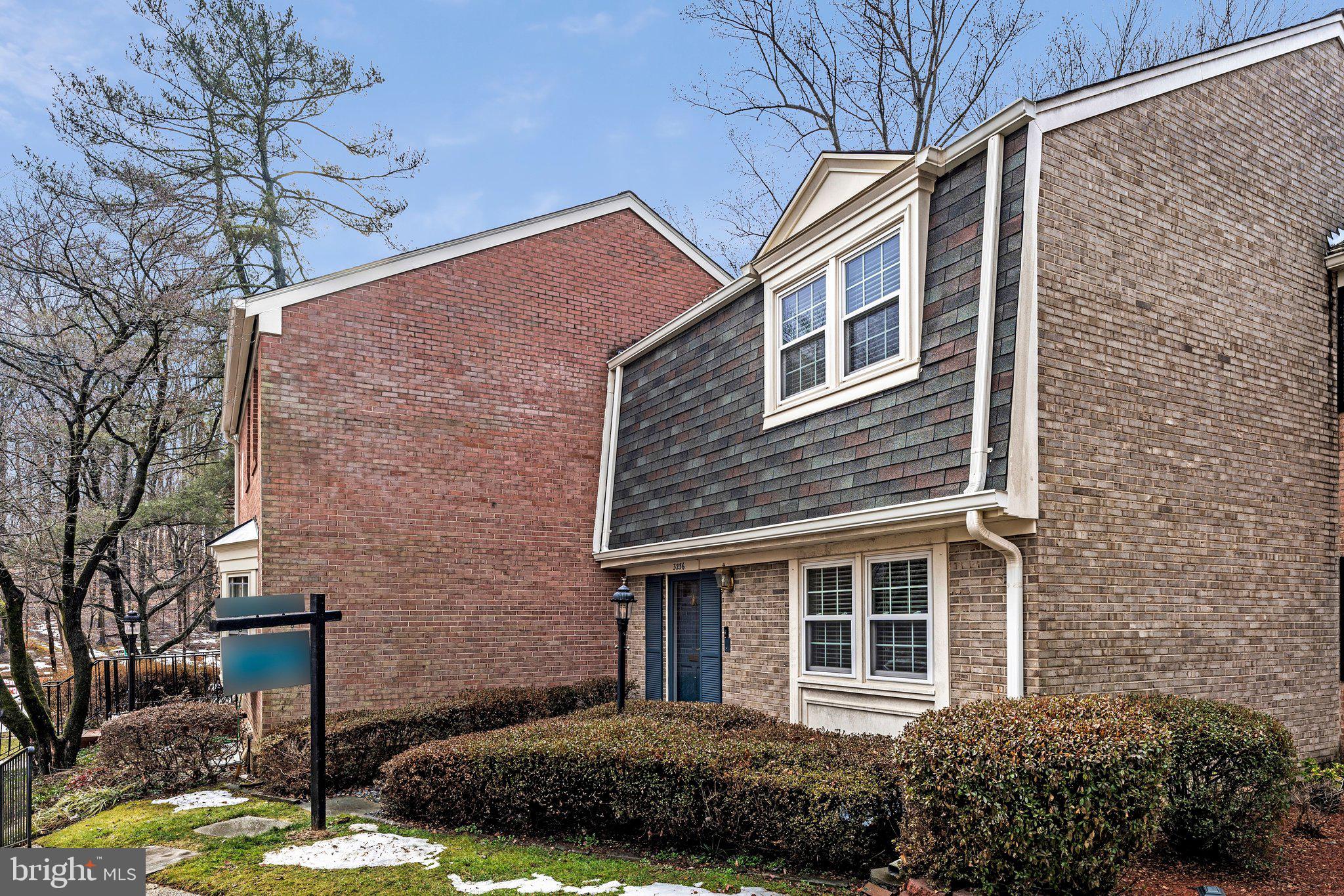 3236 CAMBRIDGE COURT