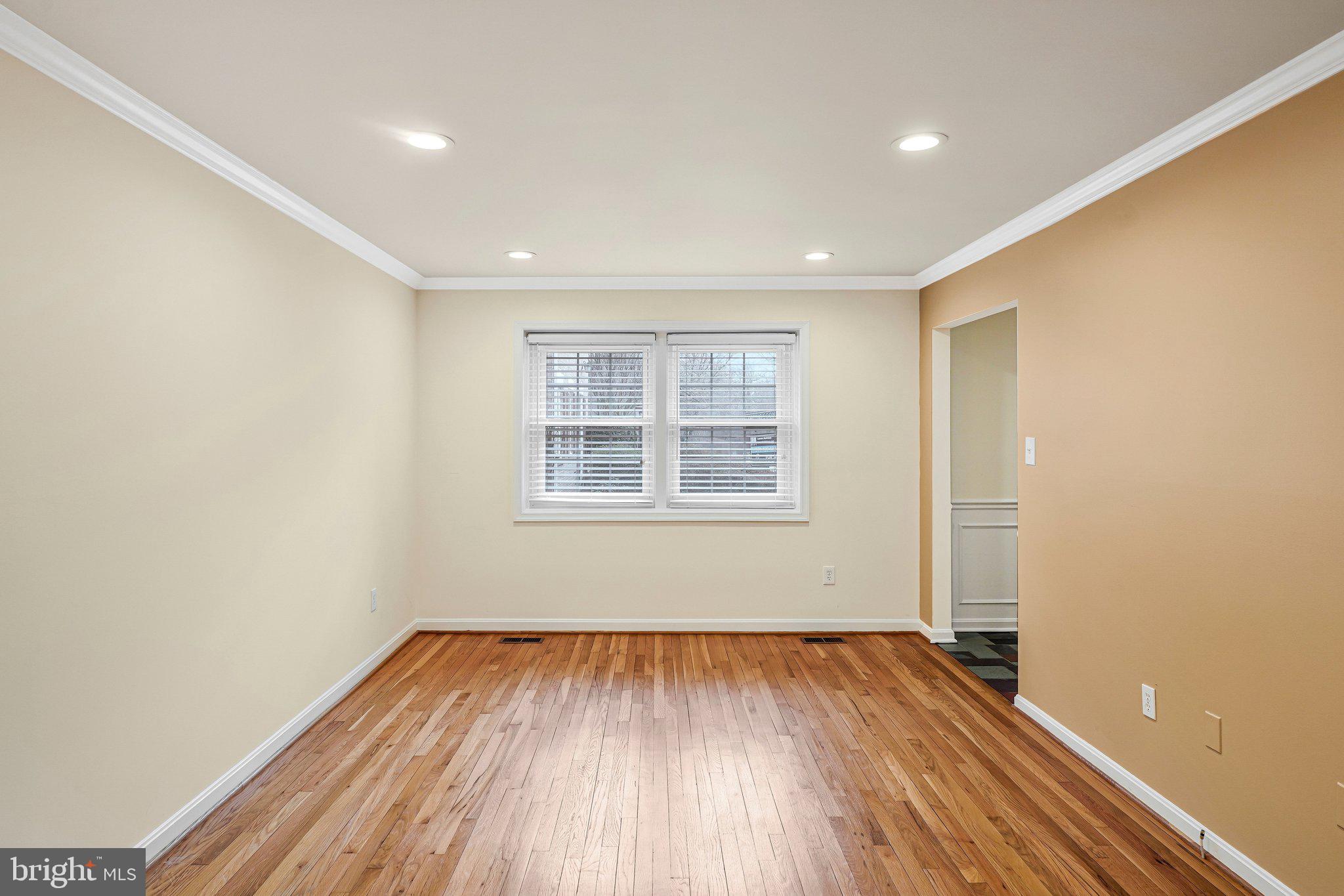 3236 CAMBRIDGE COURT