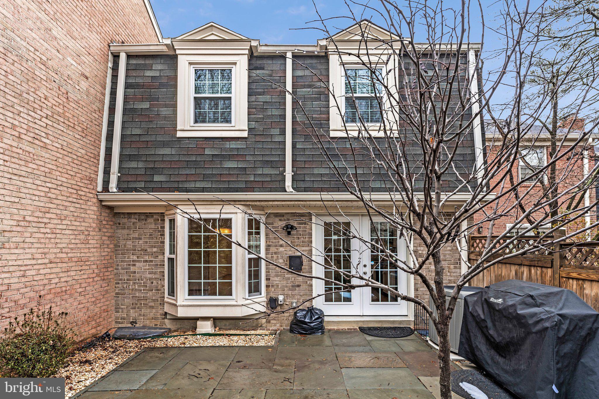 3236 CAMBRIDGE COURT