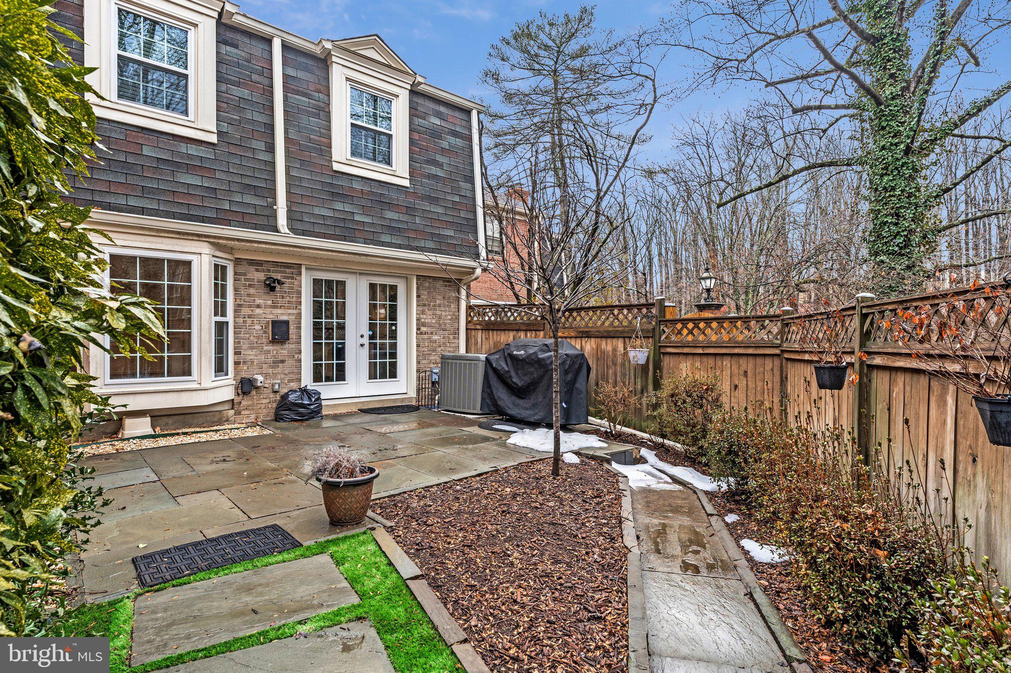 3236 CAMBRIDGE COURT