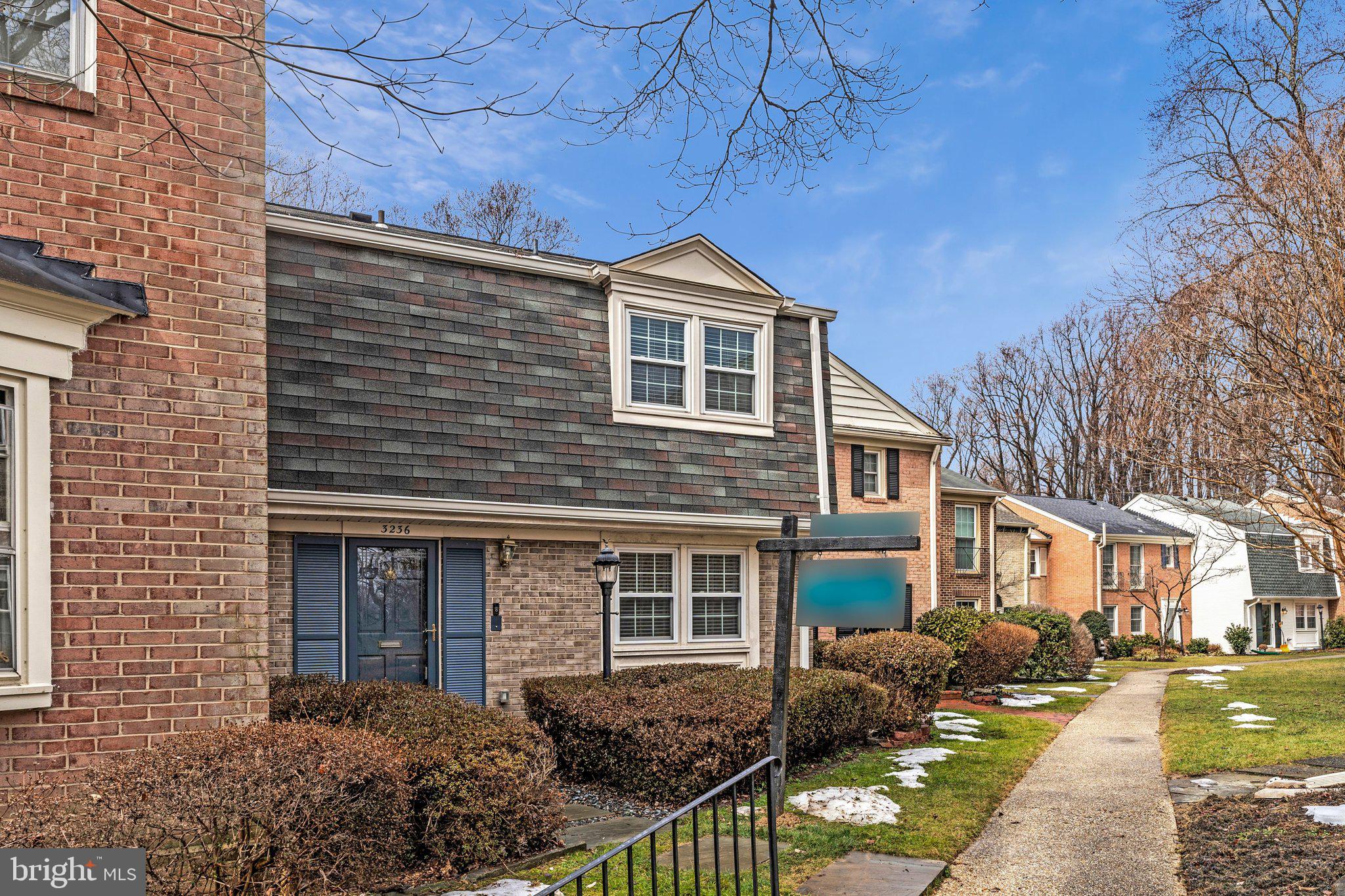 3236 CAMBRIDGE COURT