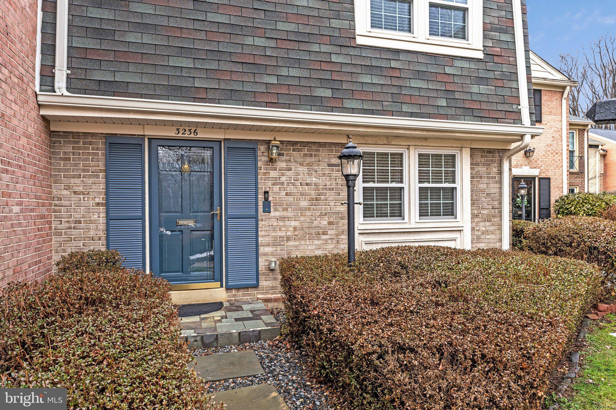 3236 CAMBRIDGE COURT
