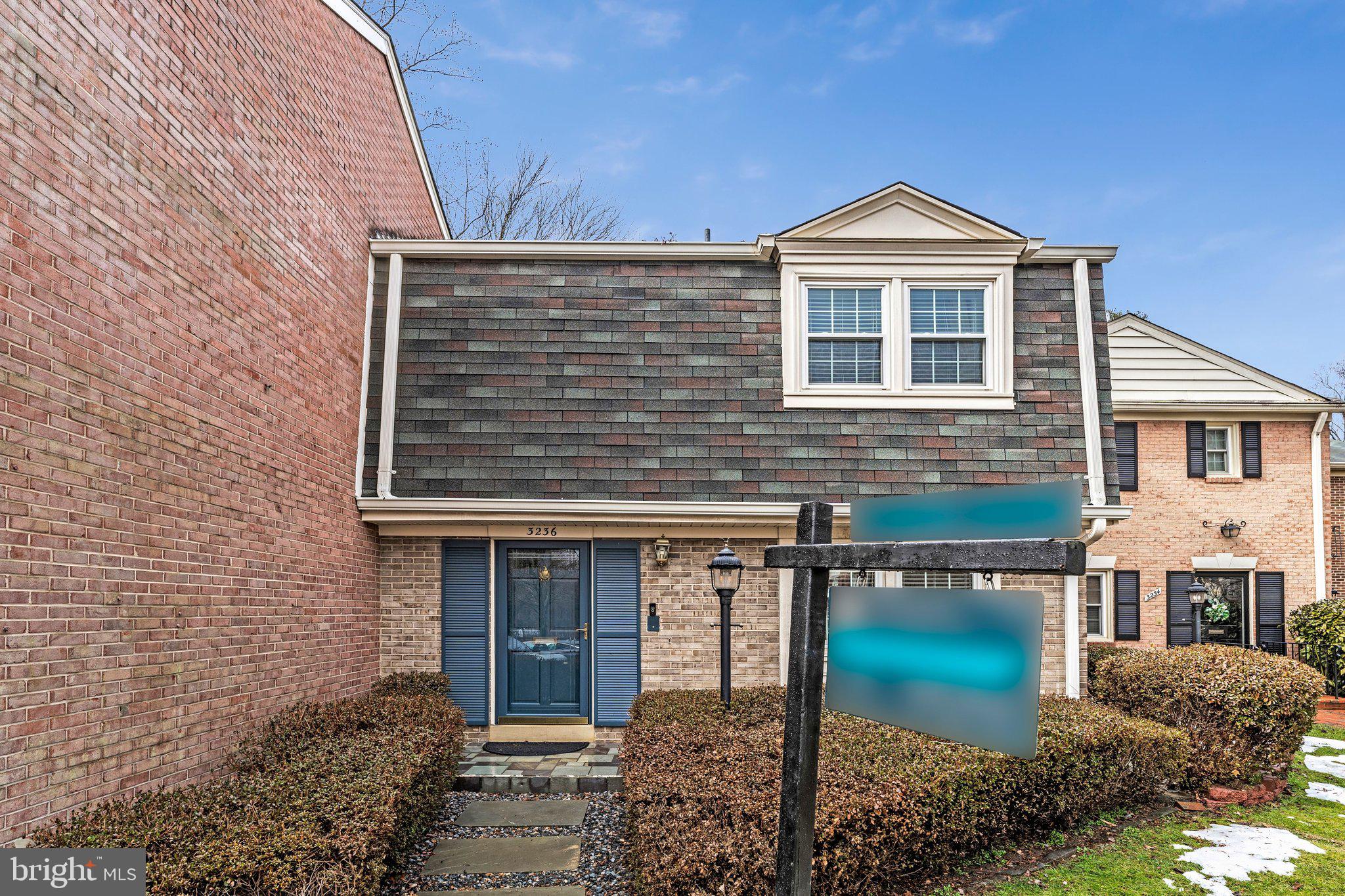 3236 CAMBRIDGE COURT