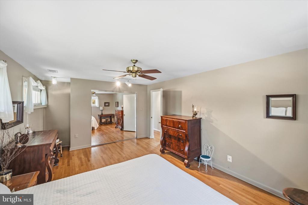10122 FARMINGTON DRIVE