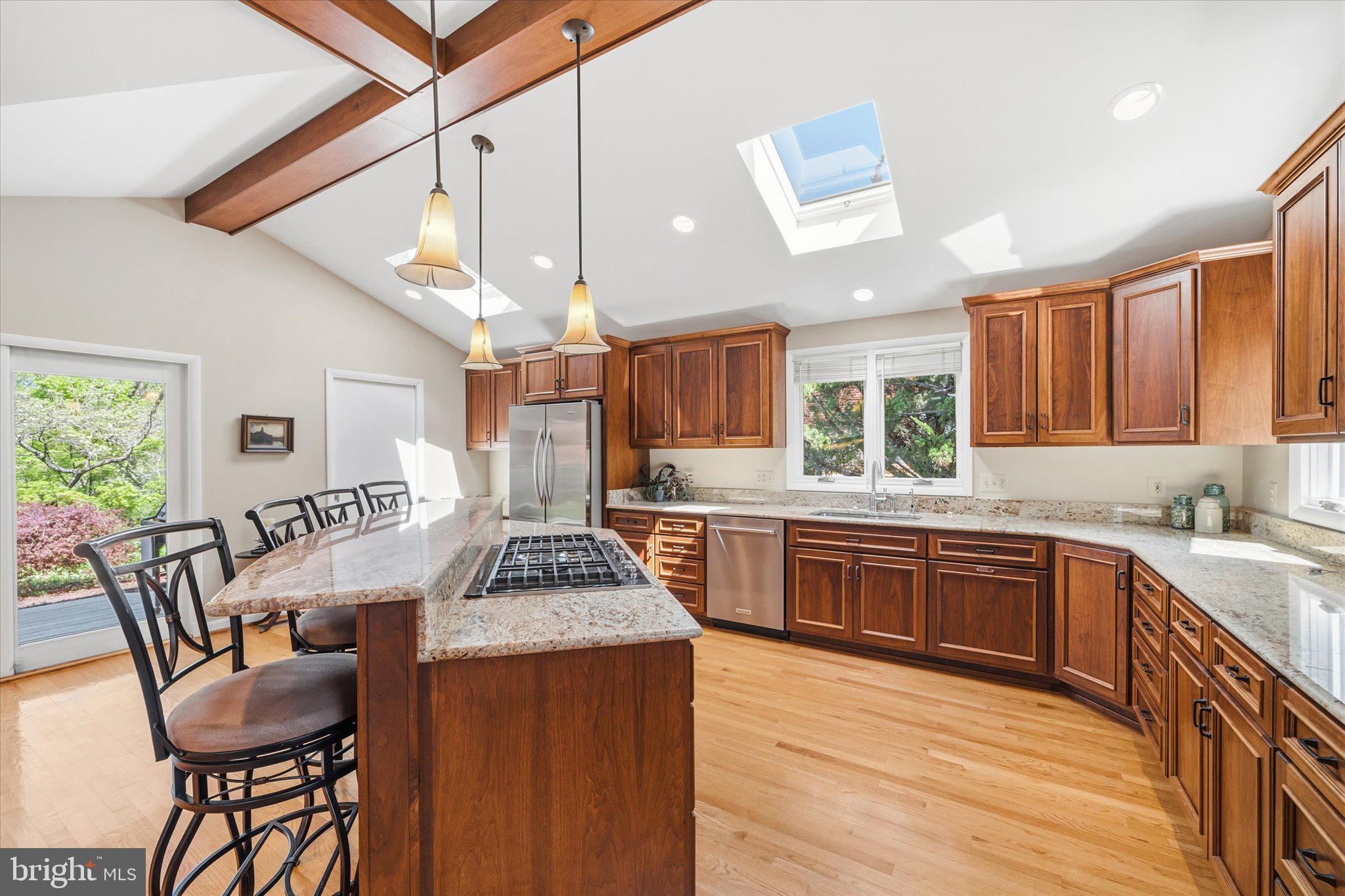 10122 FARMINGTON DRIVE