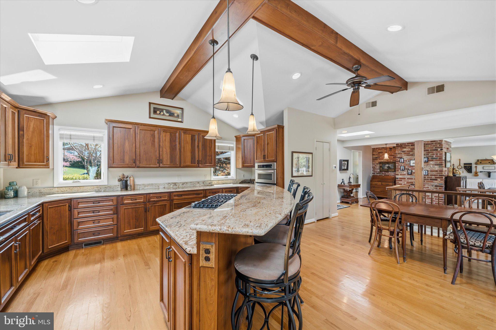 10122 FARMINGTON DRIVE