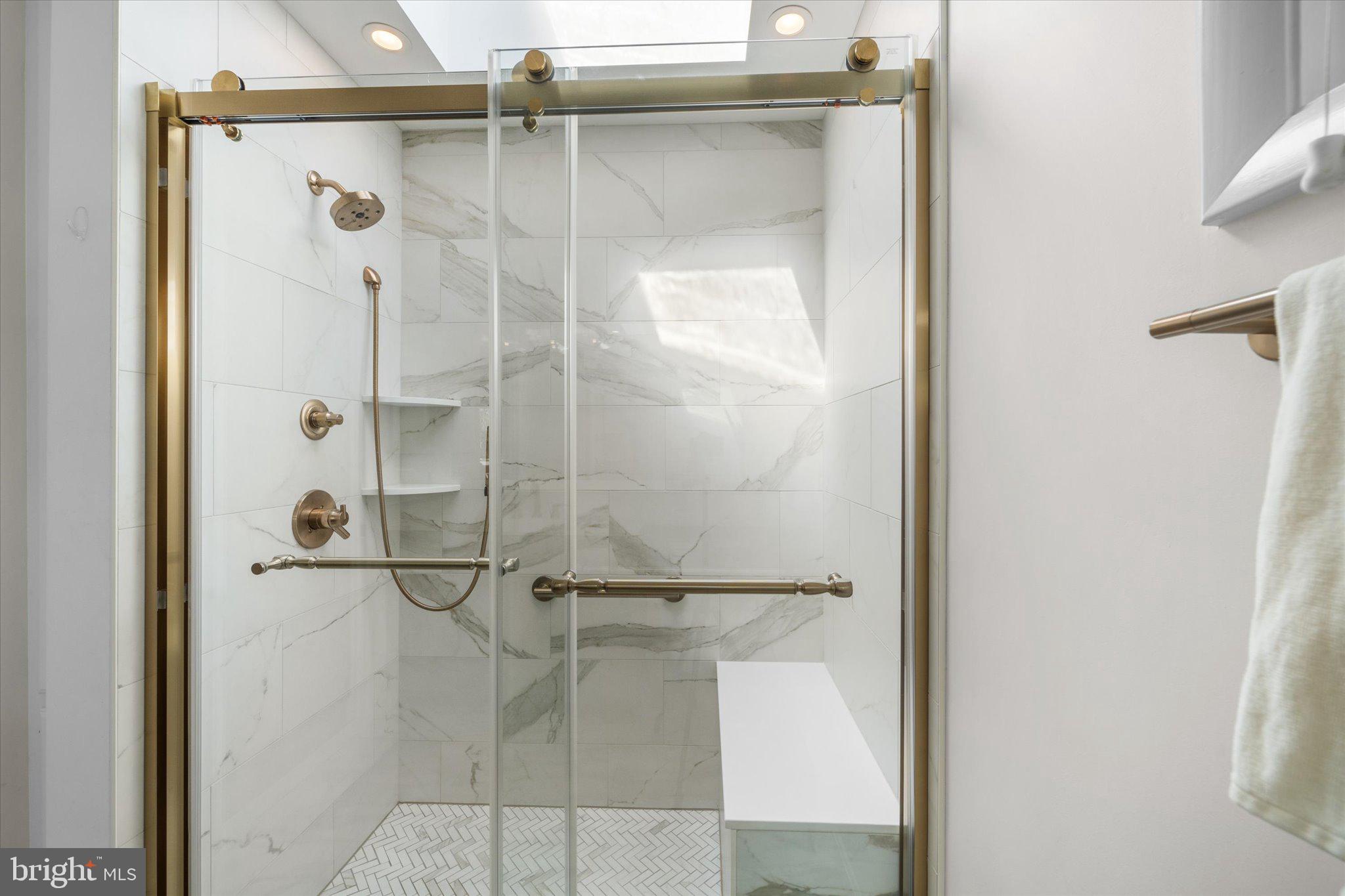 10122 FARMINGTON DRIVE