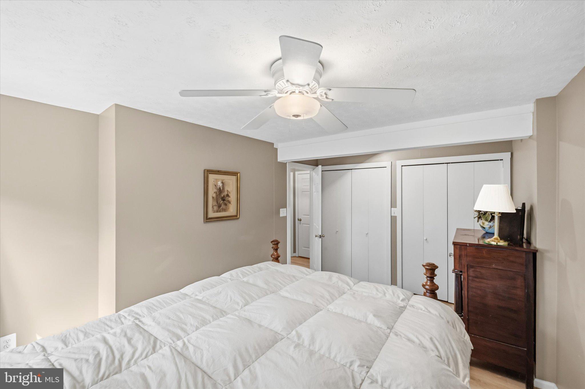 10122 FARMINGTON DRIVE