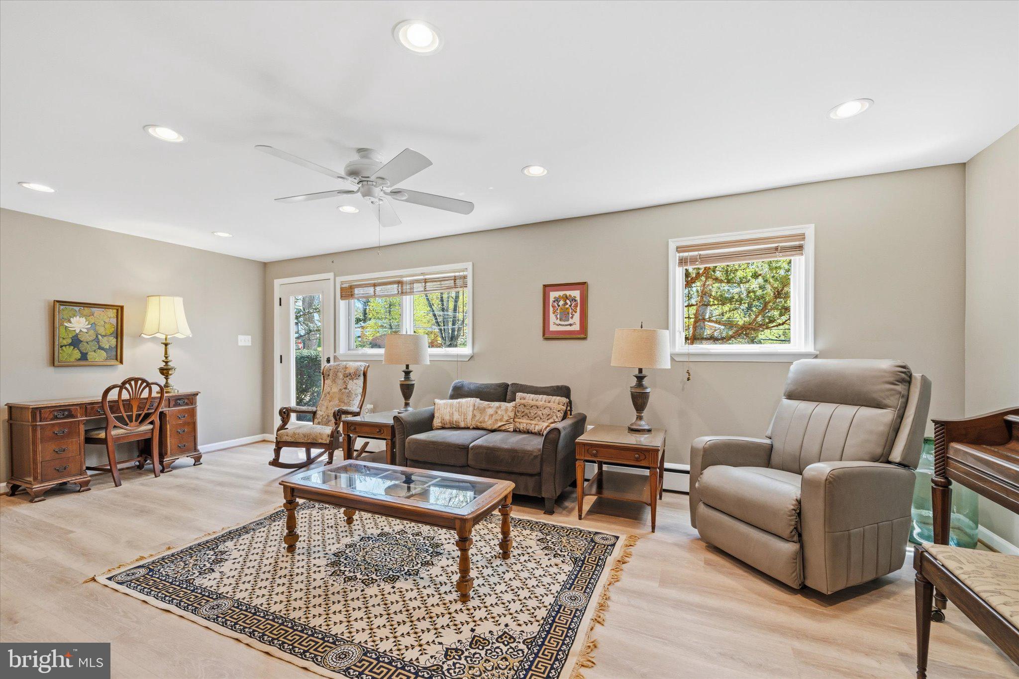 10122 FARMINGTON DRIVE