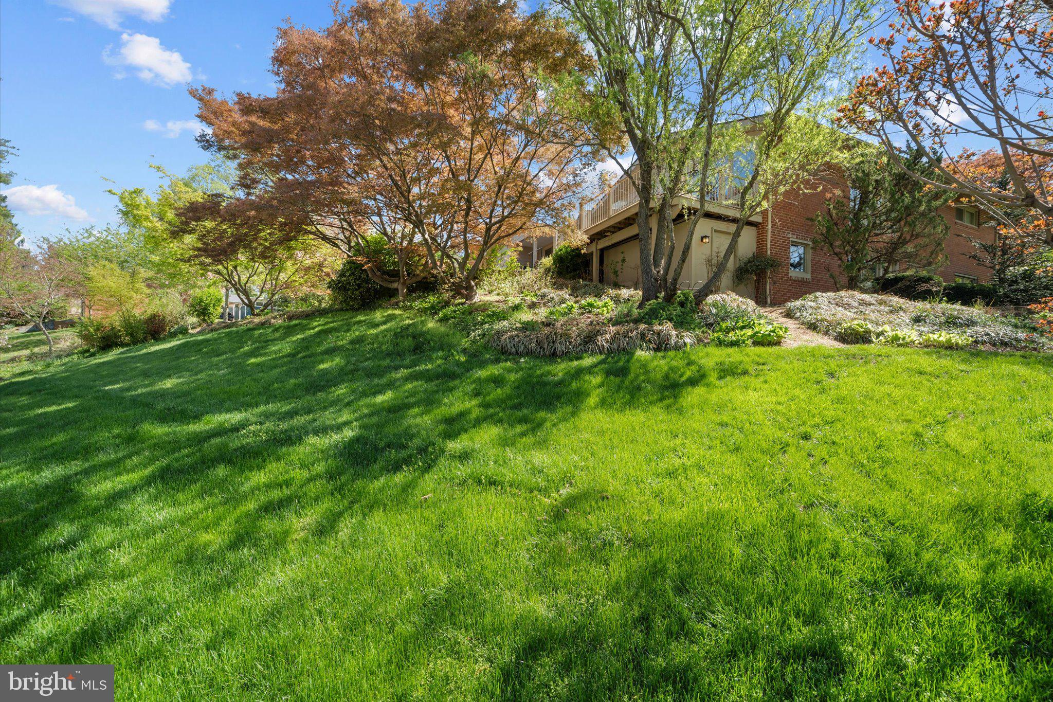 10122 FARMINGTON DRIVE