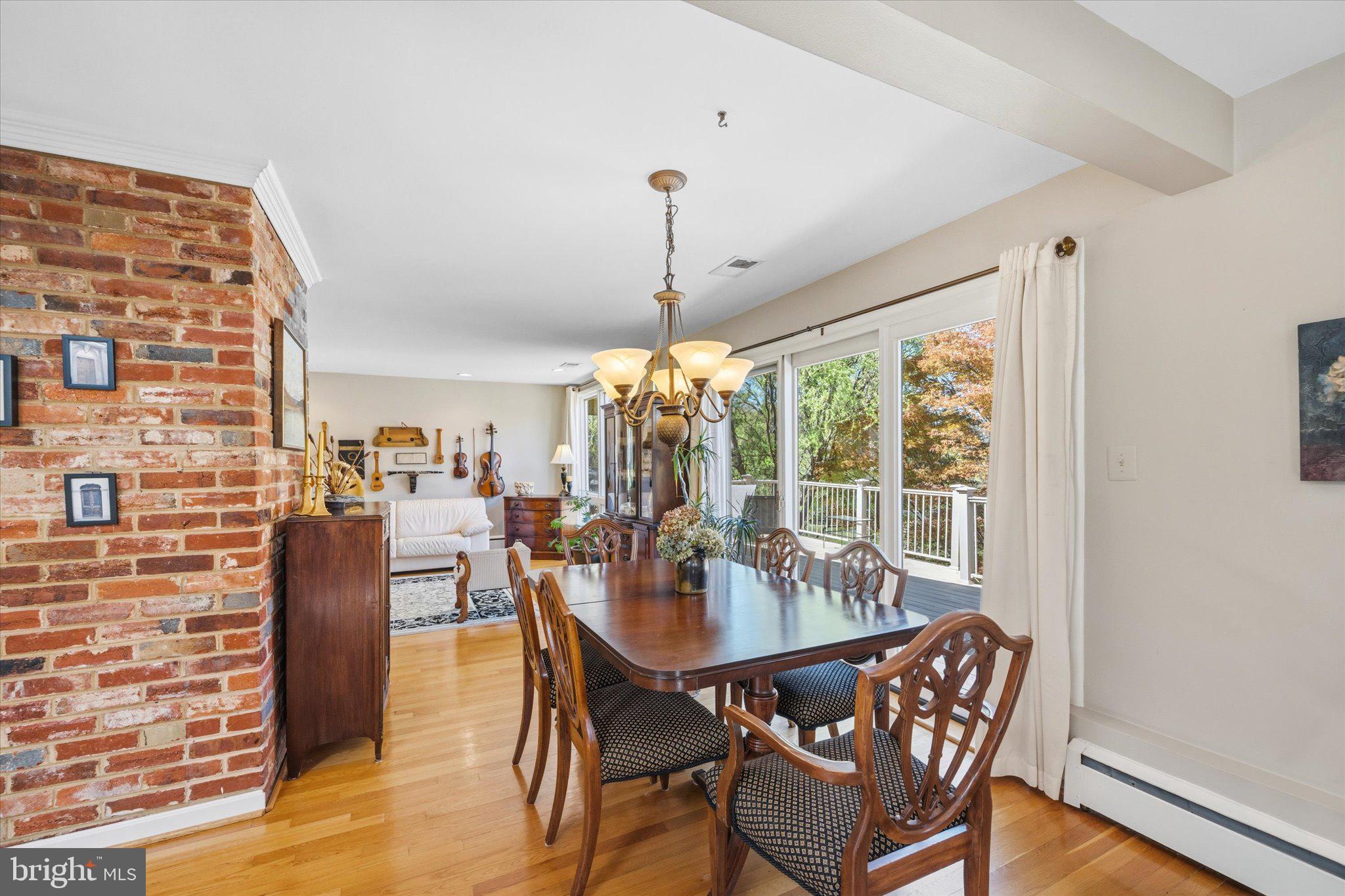 10122 FARMINGTON DRIVE