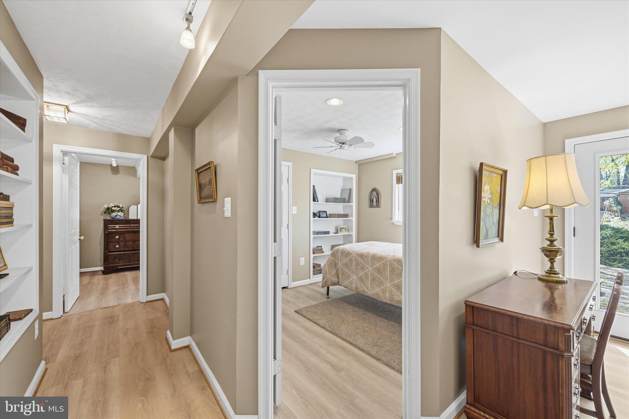 10122 FARMINGTON DRIVE