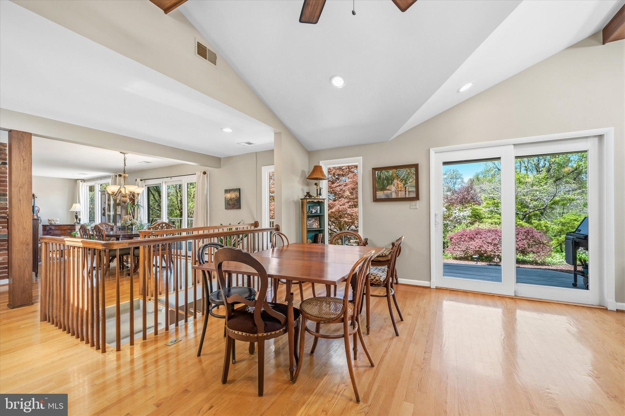 10122 FARMINGTON DRIVE