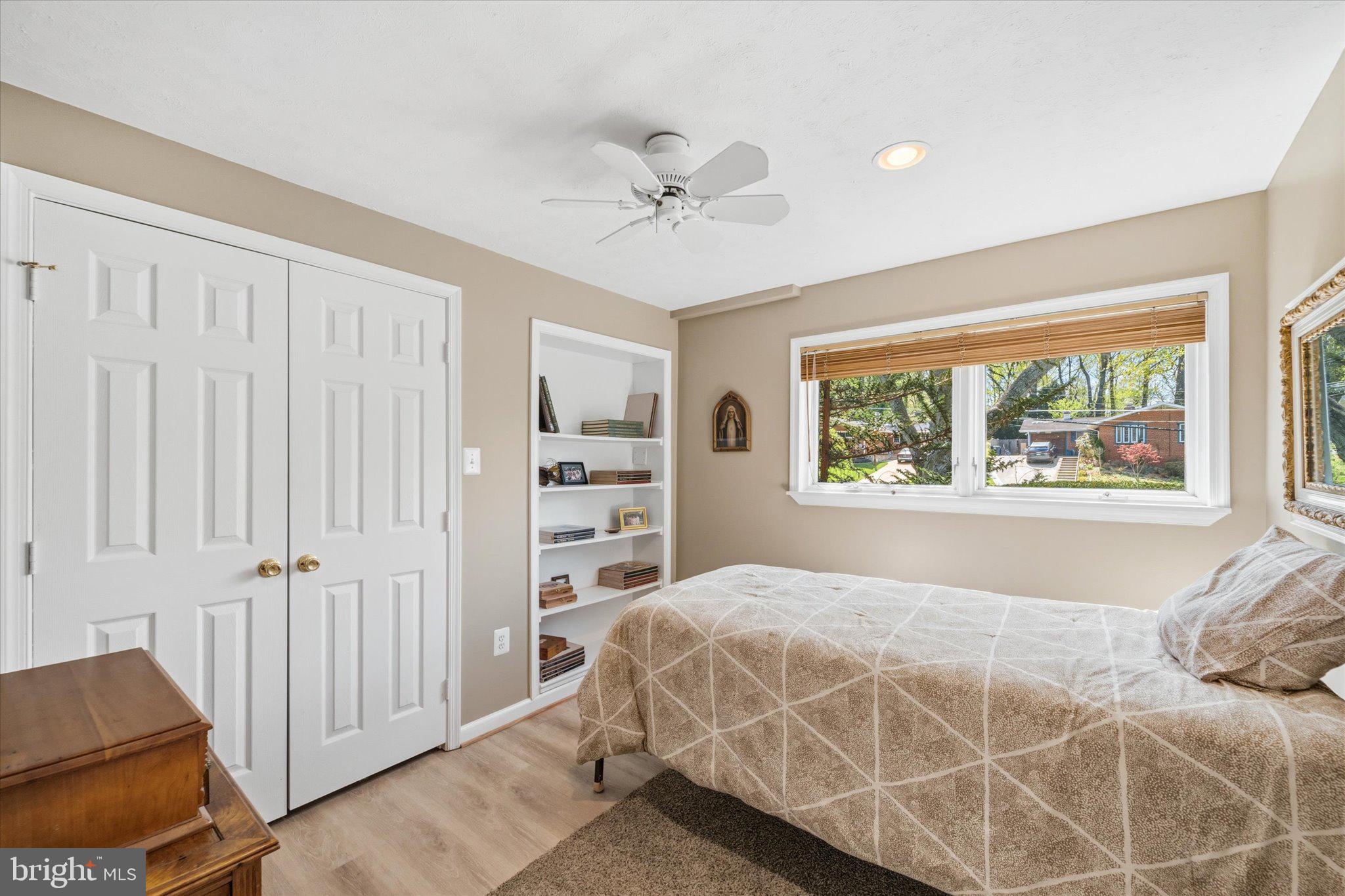 10122 FARMINGTON DRIVE