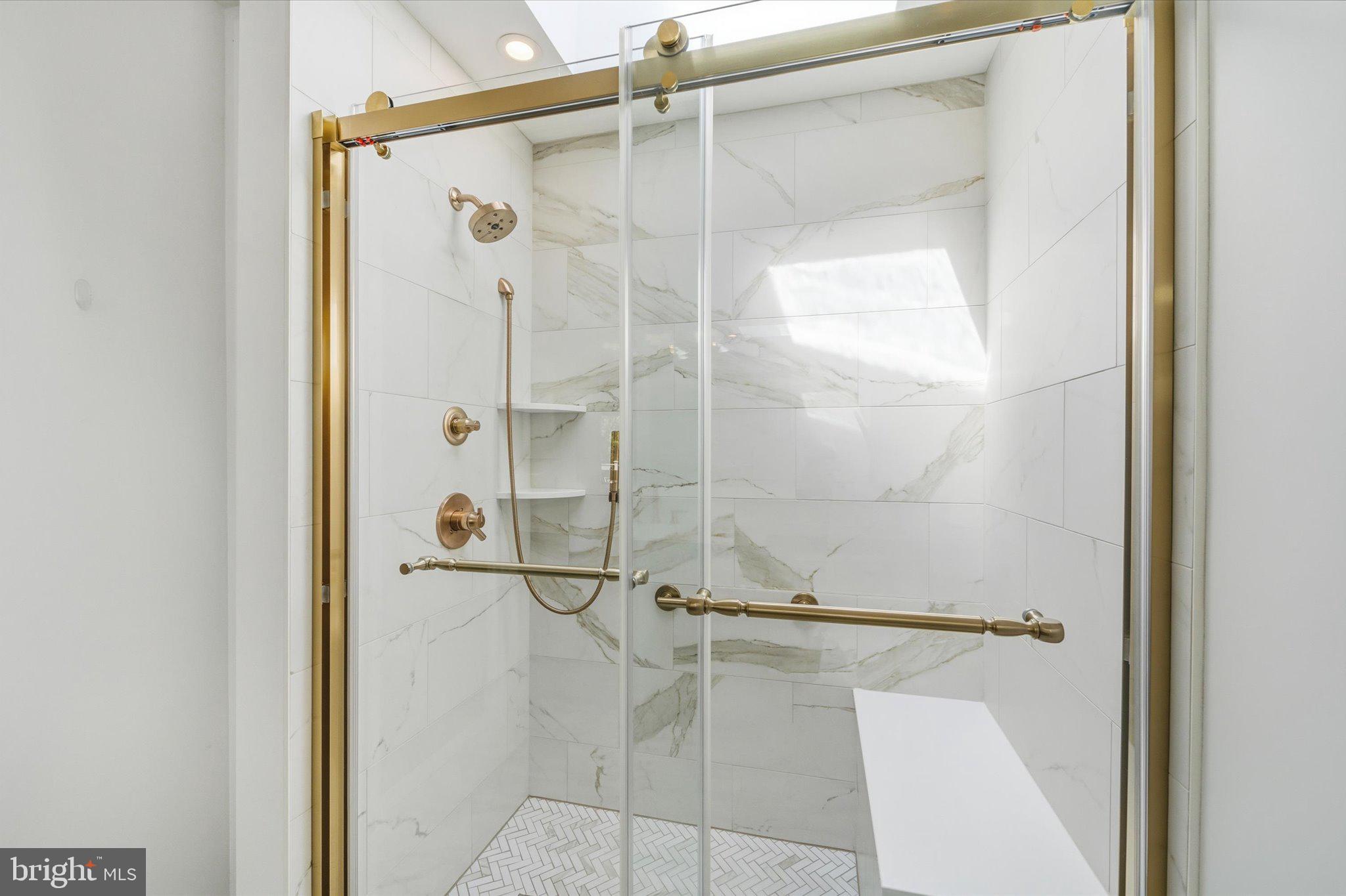 10122 FARMINGTON DRIVE