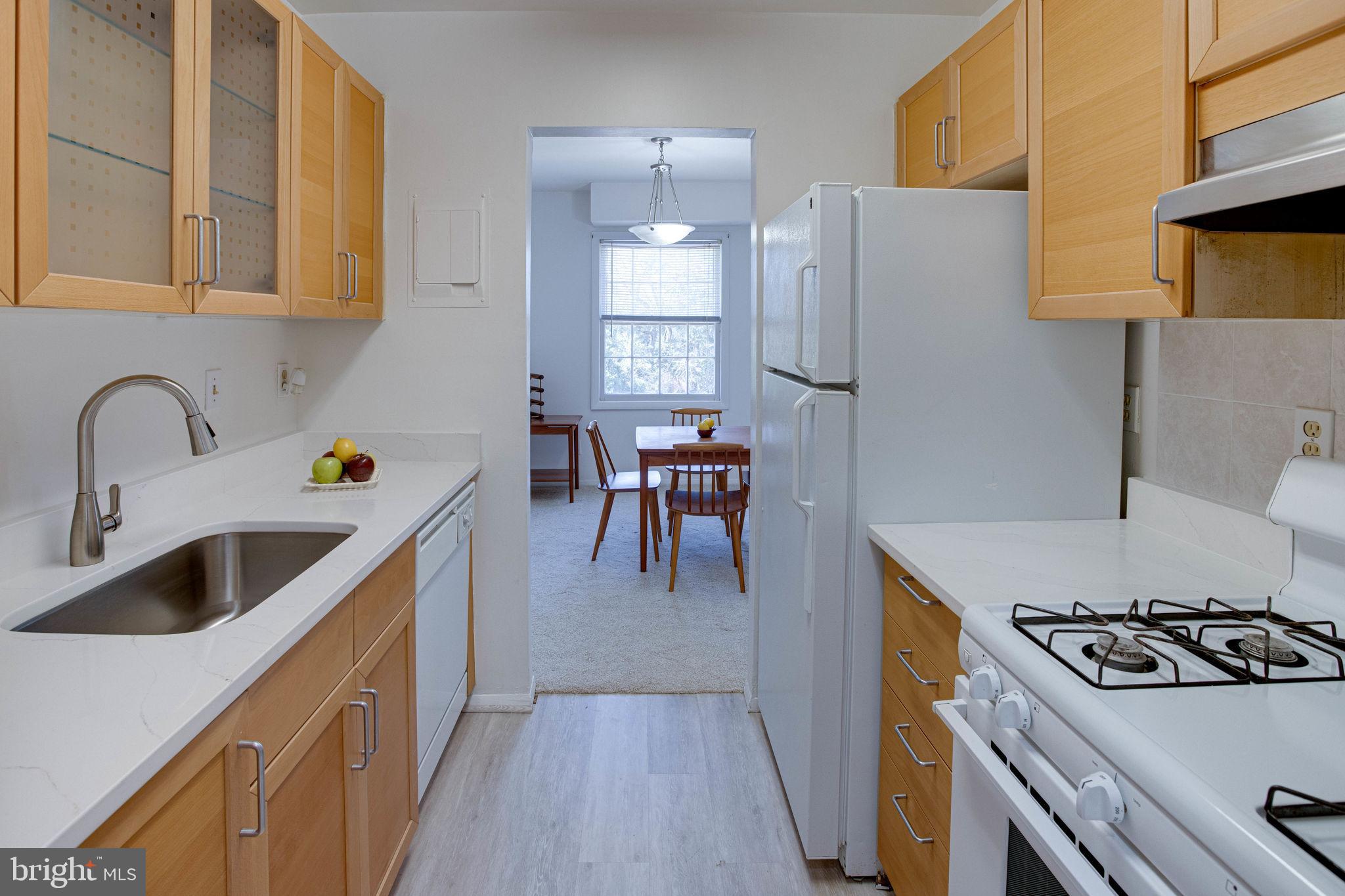 3945 LYNDHURST DRIVE 301
