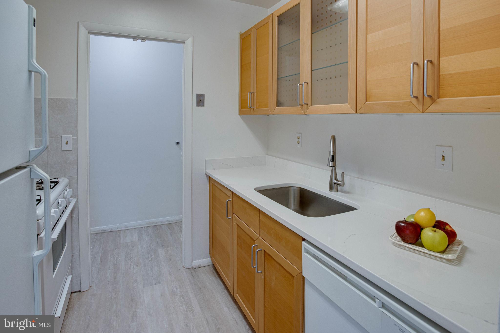 3945 LYNDHURST DRIVE 301