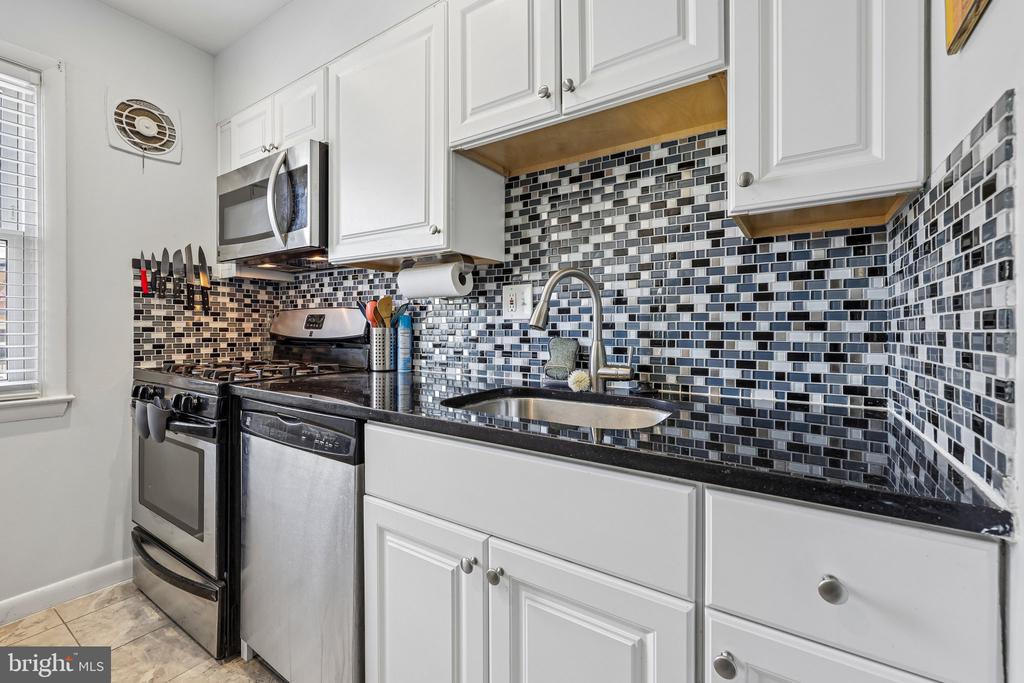 9471 FAIRFAX BOULEVARD 301
