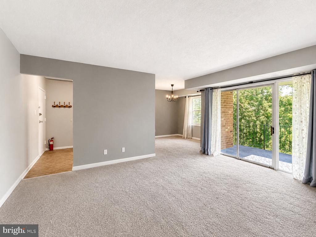 3830 LYNDHURST DRIVE Unit: 303