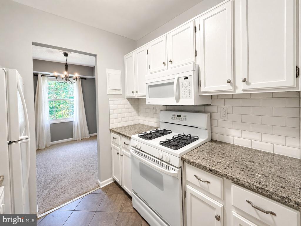 3830 LYNDHURST DRIVE Unit: 303