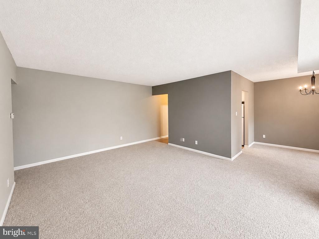 3830 LYNDHURST DRIVE Unit: 303