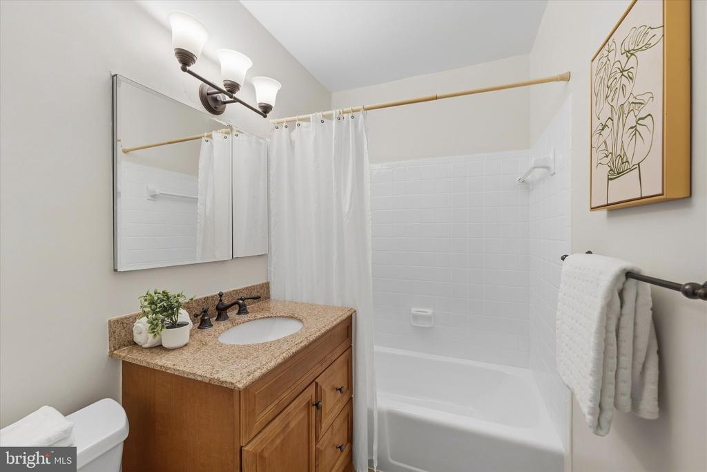 10413 COURTHOUSE DRIVE