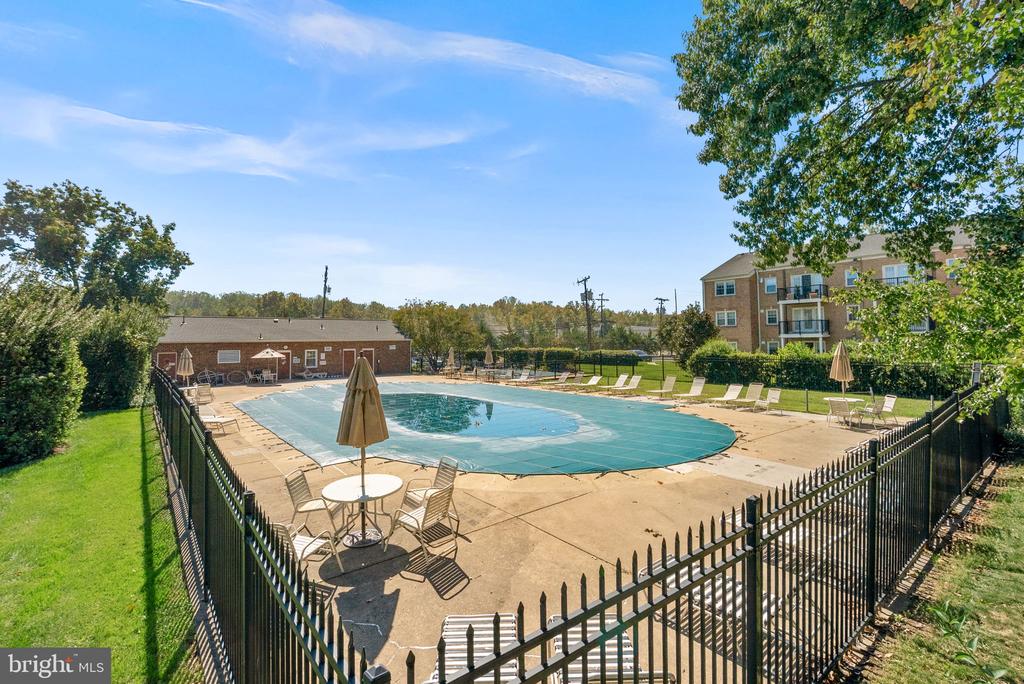 9479 FAIRFAX BOULEVARD Unit: 302