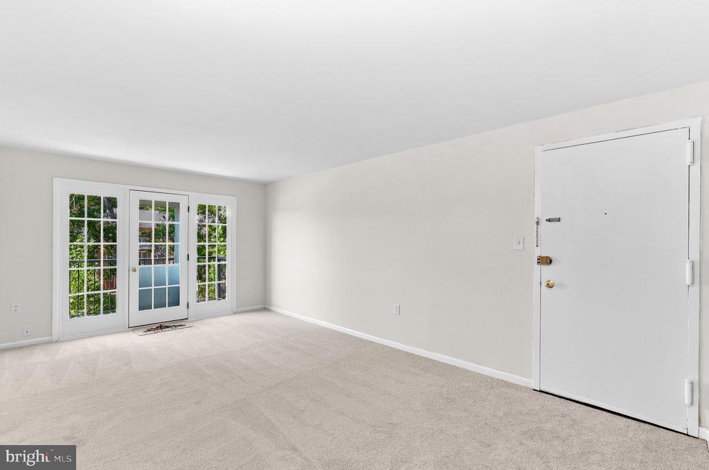9479 FAIRFAX BOULEVARD Unit: 302