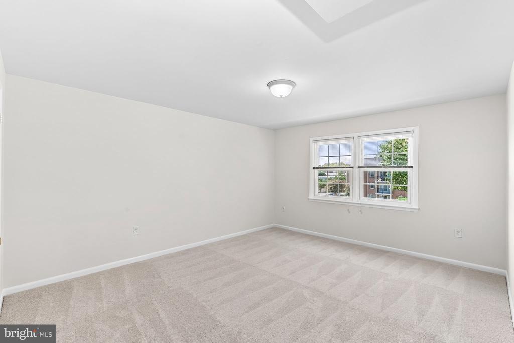 9479 FAIRFAX BOULEVARD Unit: 302