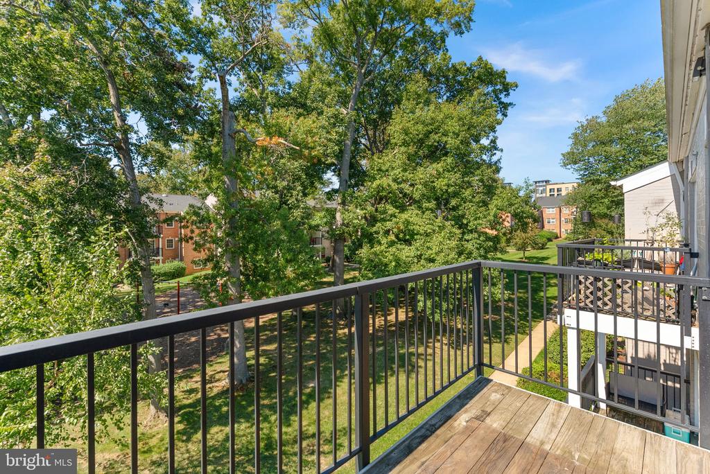 9479 FAIRFAX BOULEVARD Unit: 302