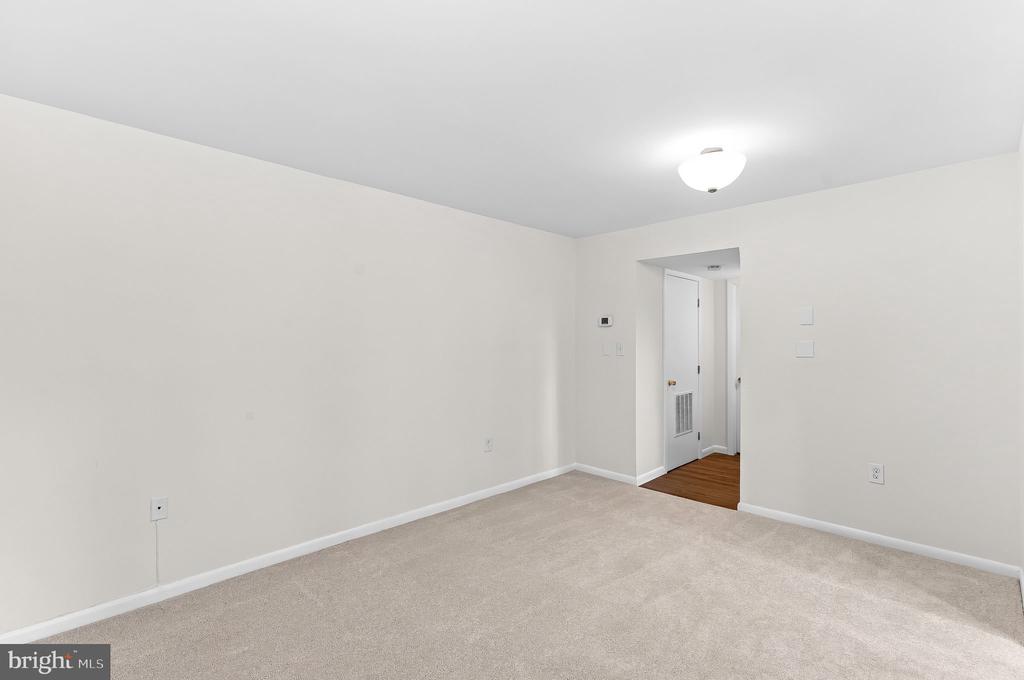 9479 FAIRFAX BOULEVARD Unit: 302