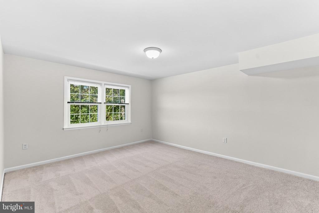 9479 FAIRFAX BOULEVARD Unit: 302
