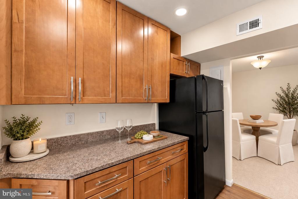 9479 FAIRFAX BOULEVARD Unit: 302