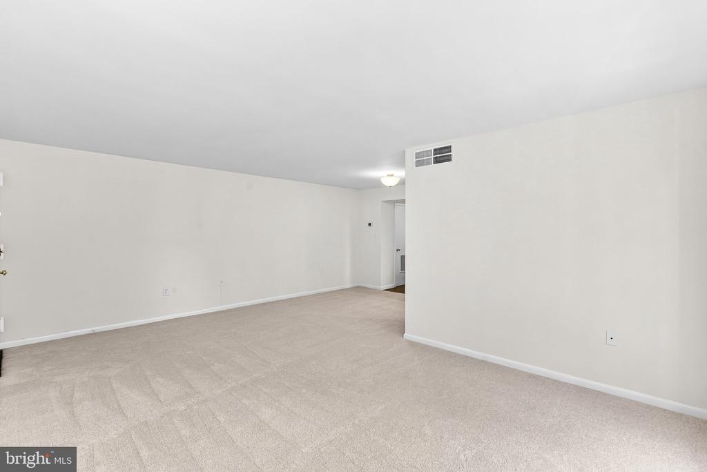 9479 FAIRFAX BOULEVARD Unit: 302