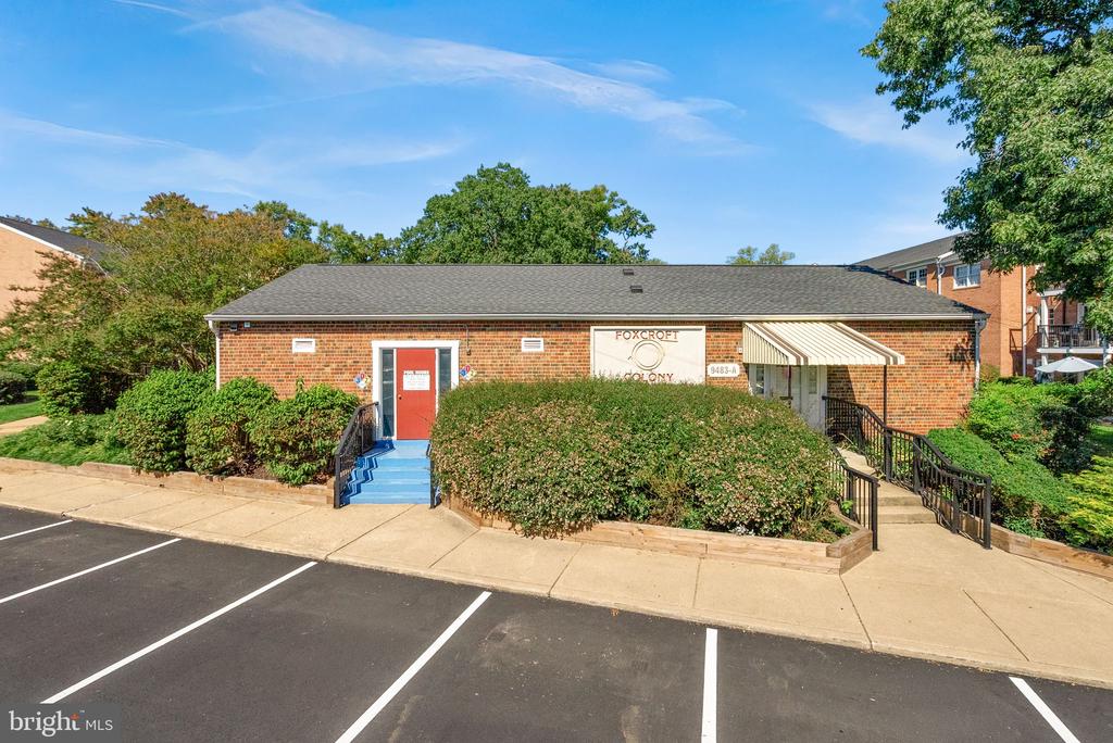 9479 FAIRFAX BOULEVARD Unit: 302