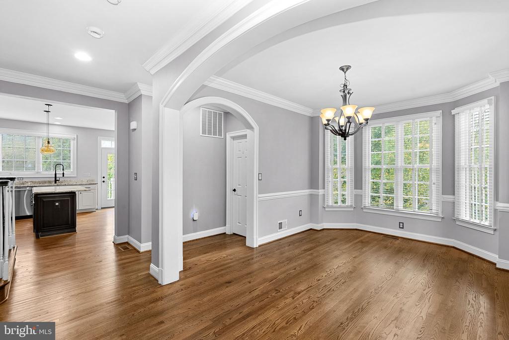 10695 YORKTOWN COURT