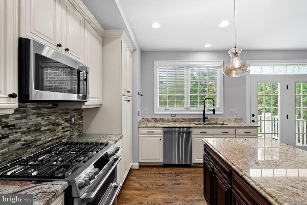10695 YORKTOWN COURT