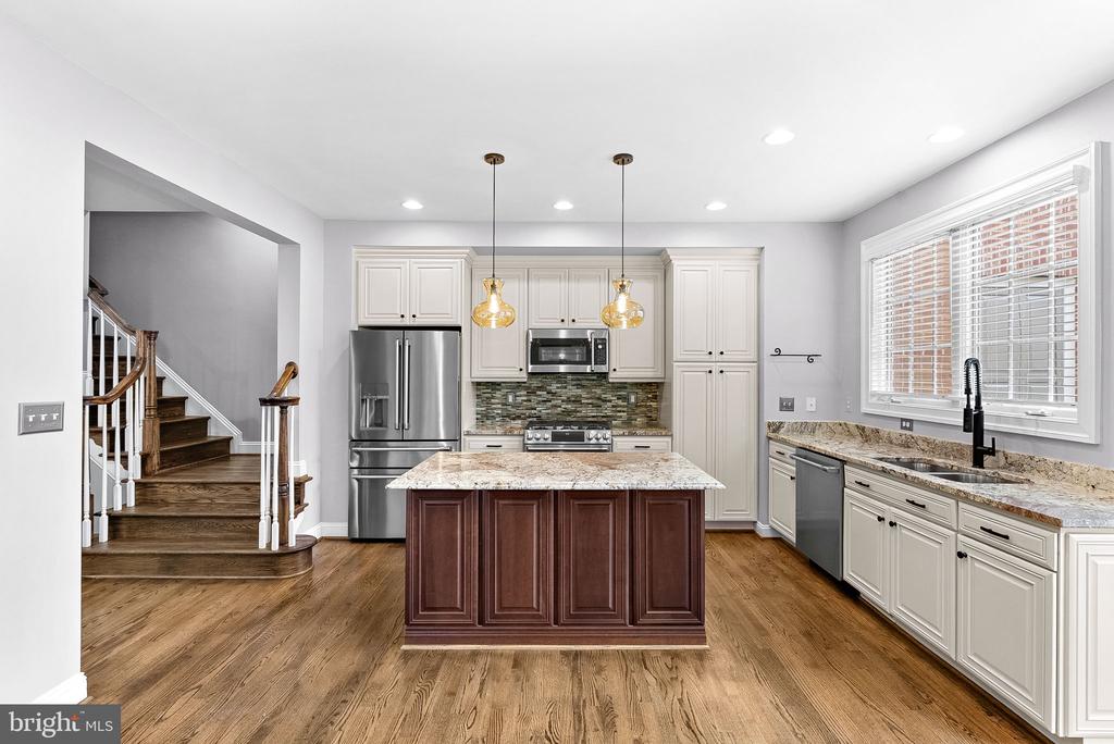 10695 YORKTOWN COURT