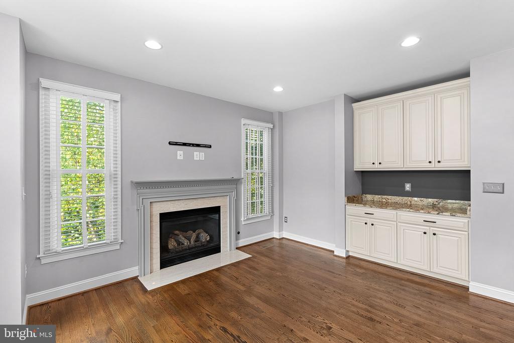 10695 YORKTOWN COURT