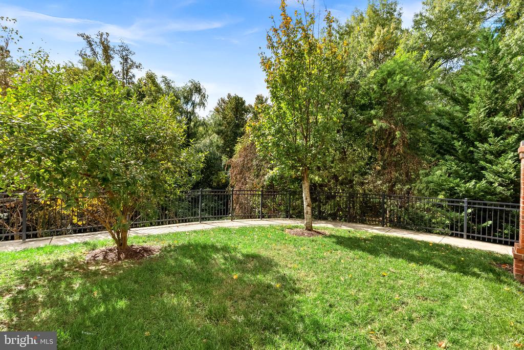 10695 YORKTOWN COURT