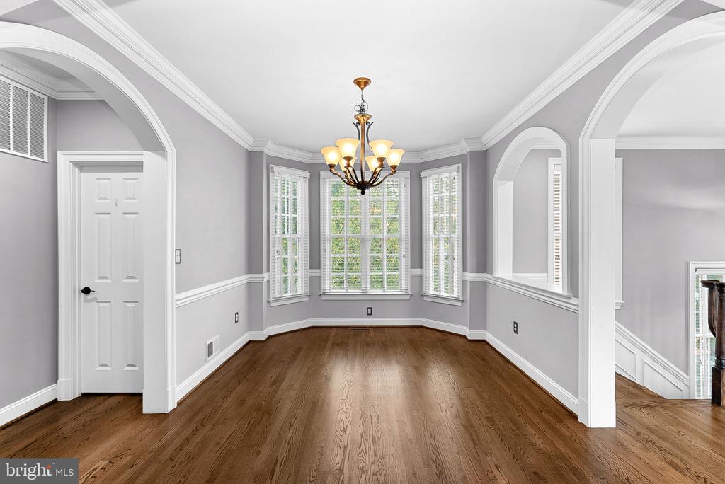 10695 YORKTOWN COURT