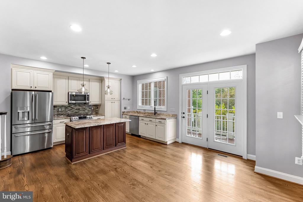 10695 YORKTOWN COURT