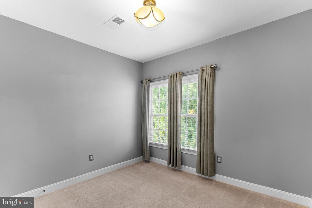 10695 YORKTOWN COURT