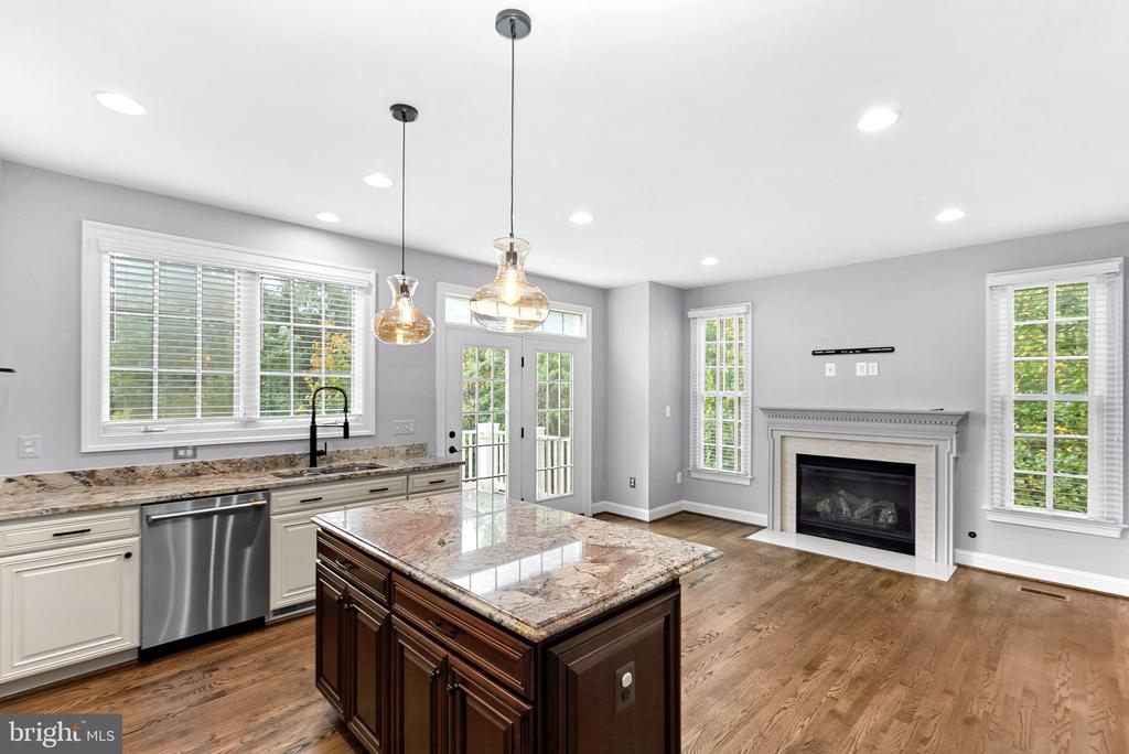 10695 YORKTOWN COURT